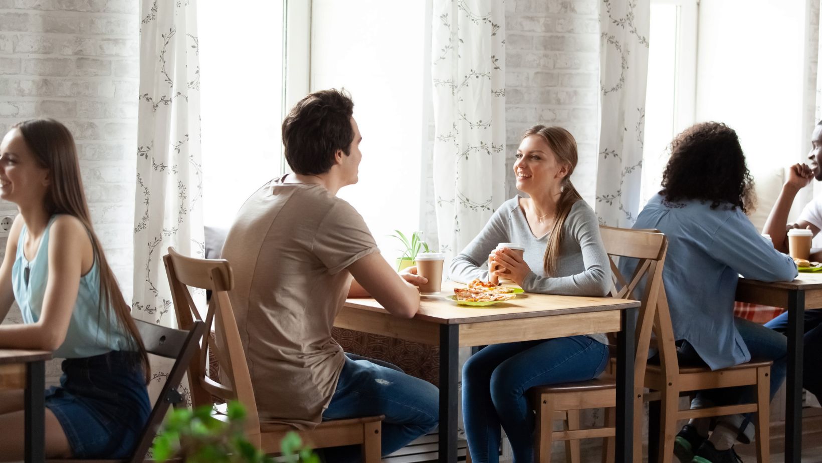 how does speed dating work